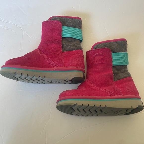 Sorel Other - Sorel Kids' Fuchsia and Charcoal Boots